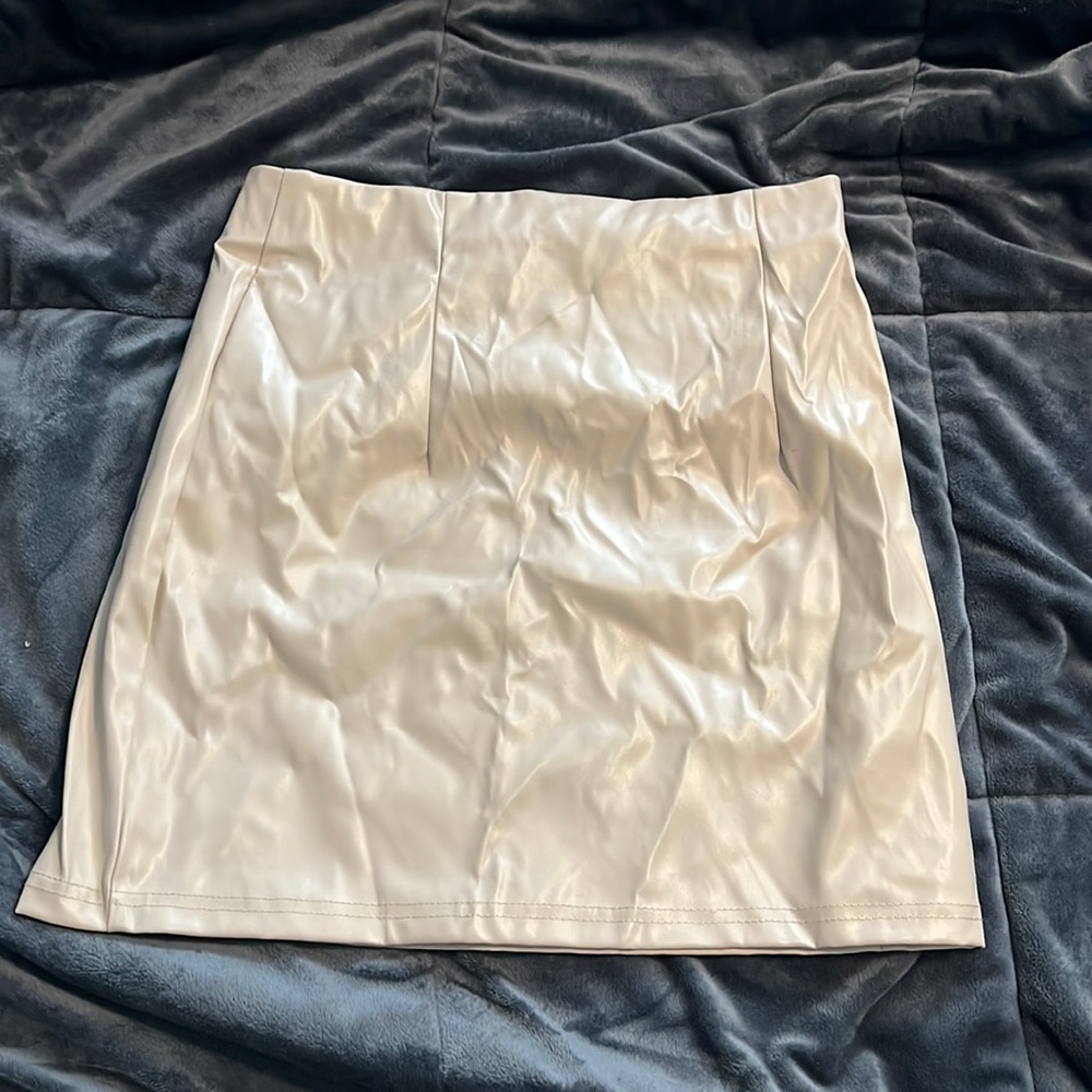 NWT Small nude skirt SHEIN